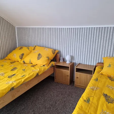 Nad Jeziorem U Beaty Holiday home Jezierzany